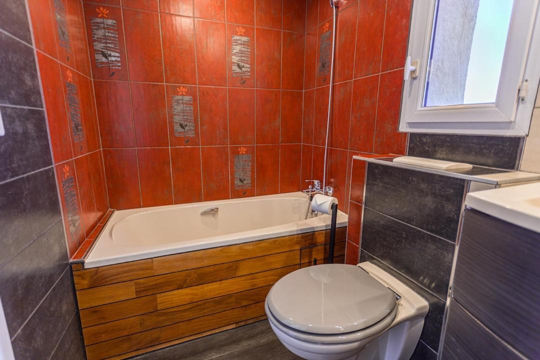 Photo of Bathroom in Antibes City Centre