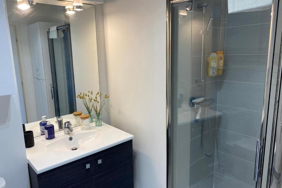 Photo of Bathroom in Vernier