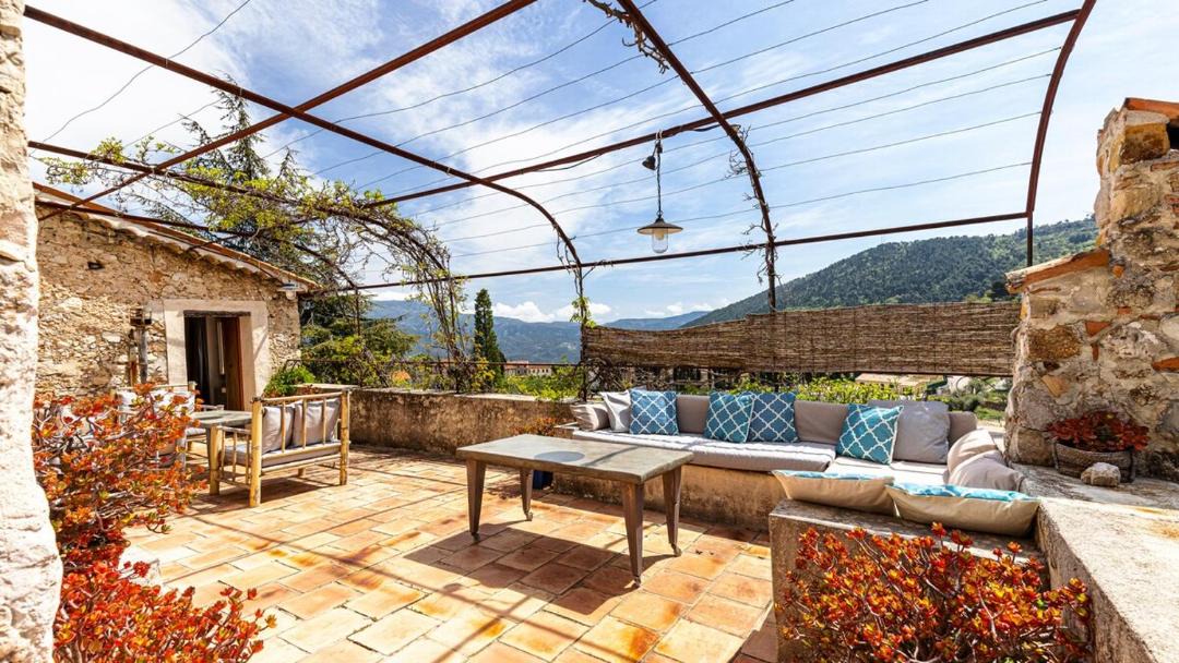 Photo of Patio Balcony in Chateauneuf-Villevieille
