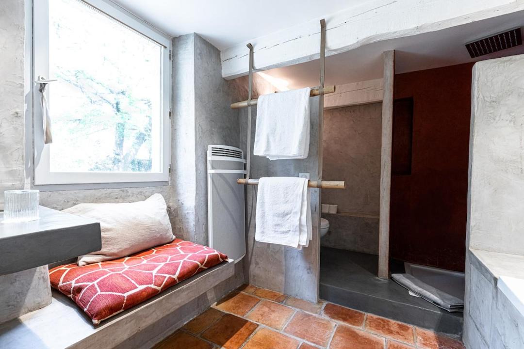 Photo of Bathroom in Chateauneuf-Villevieille