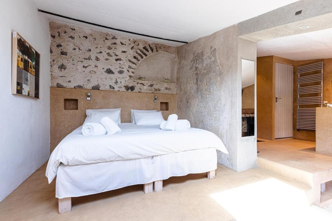 Photo of Bedroom in Chateauneuf-Villevieille