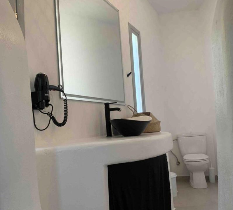 Photo of Bathroom in Perissa