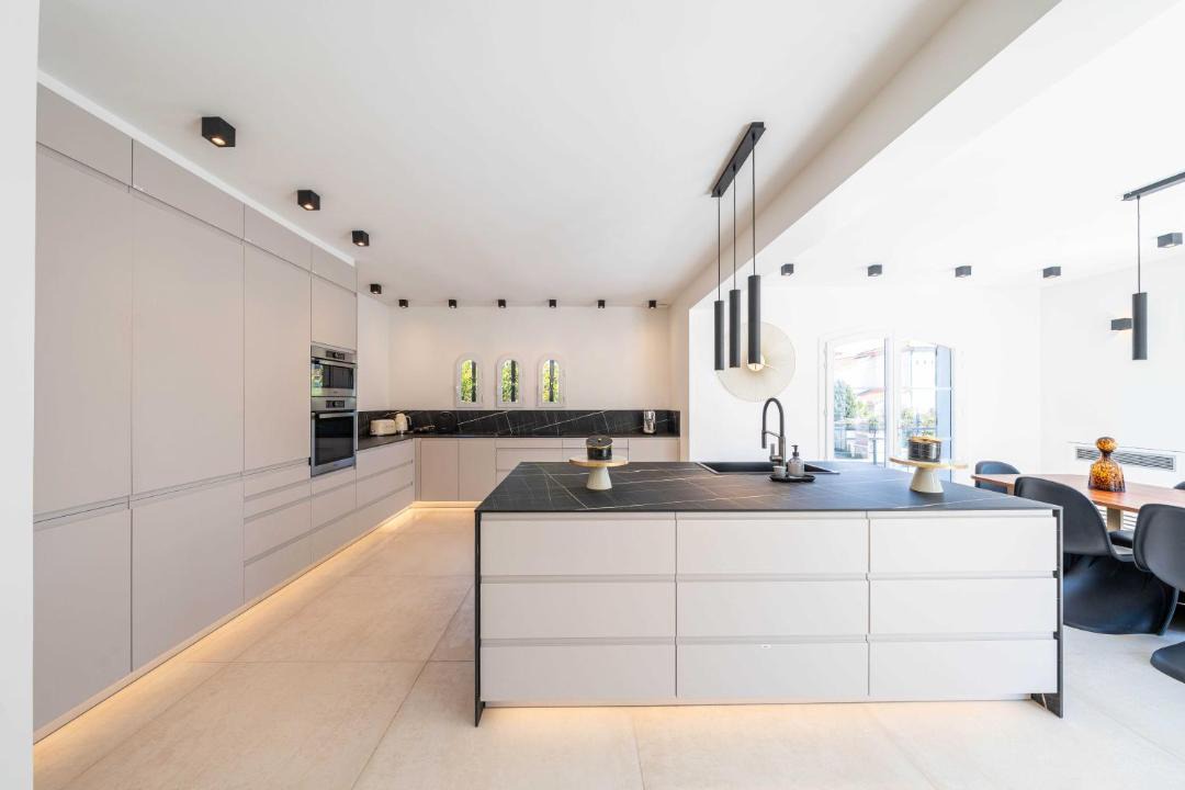 Photo of Kitchen in Riou - Petit Juas - Av de Grasse
