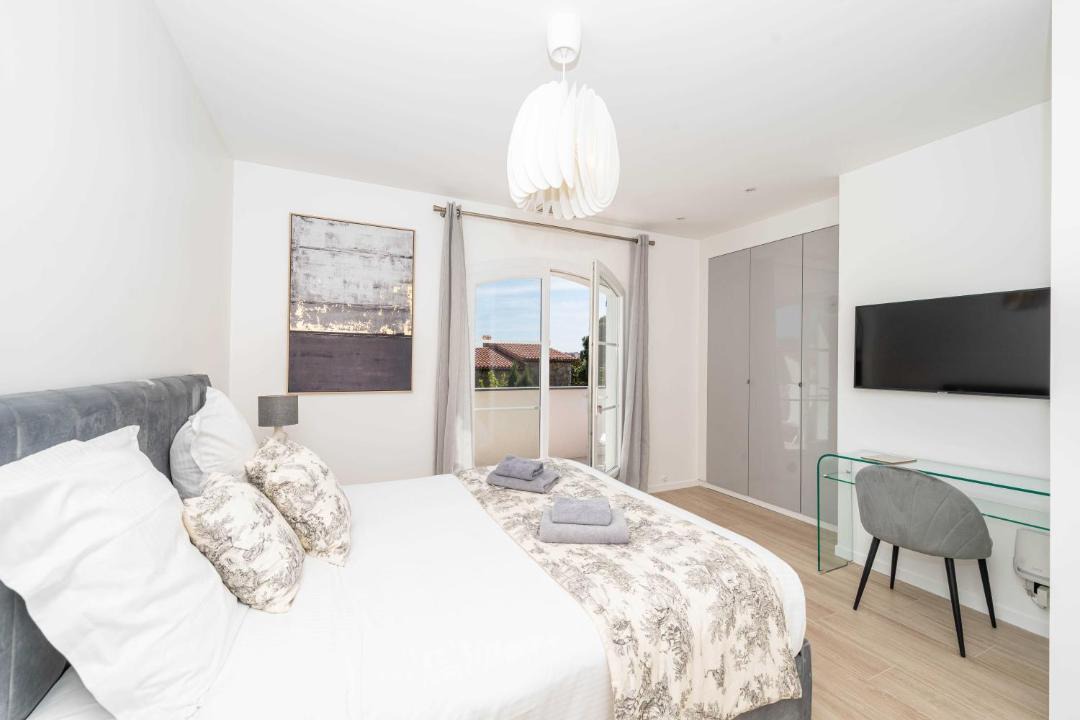 Photo of Bedroom in Riou - Petit Juas - Av de Grasse