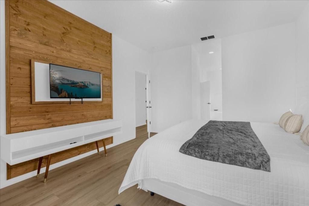 Photo of Bedroom in Sunset Lakes