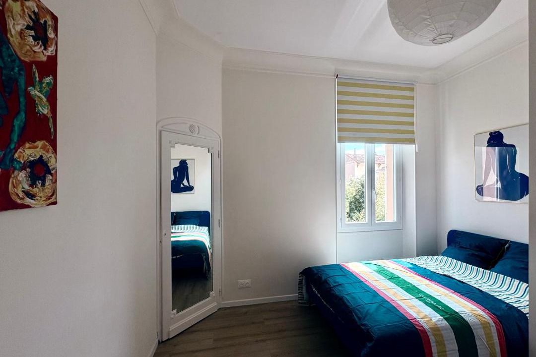 Photo of Bedroom in California - Pezou