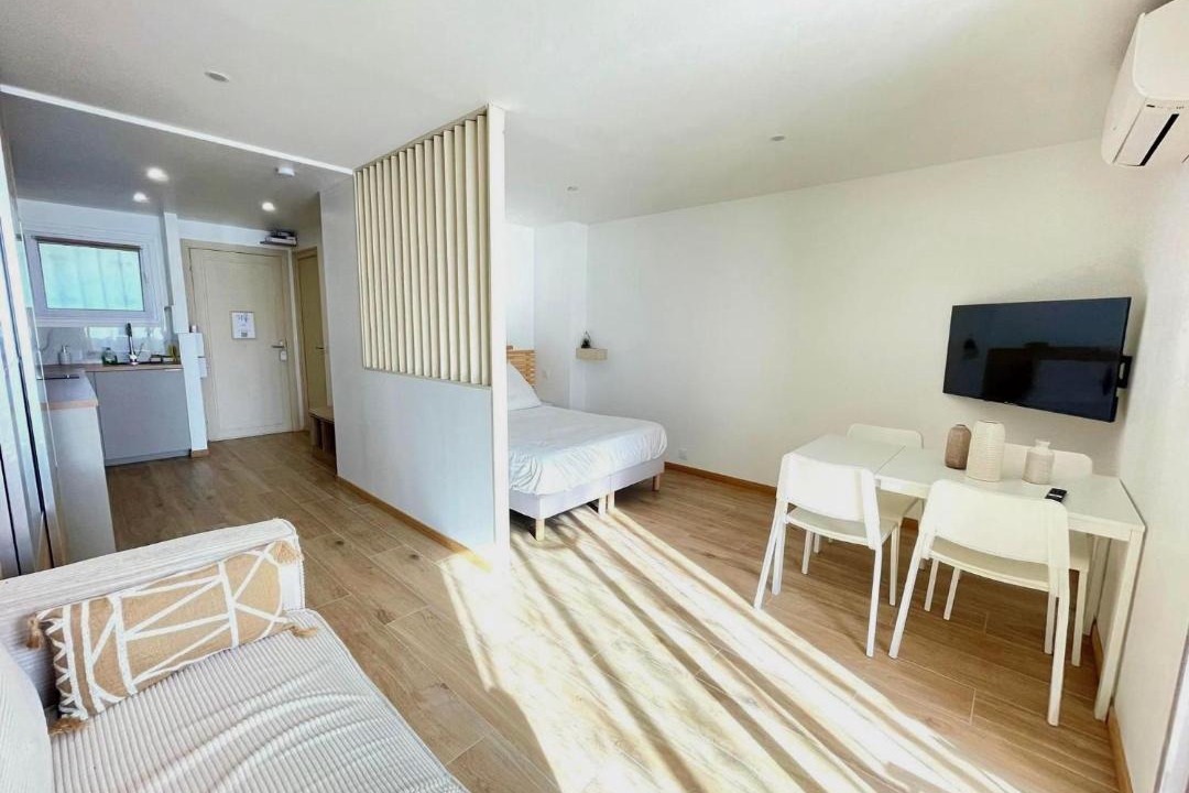 Photo of Bedroom in Saint-Laurent-du-Var