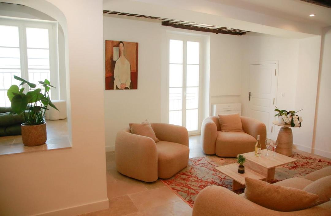 Photo of Livingroom in Antibes City Centre