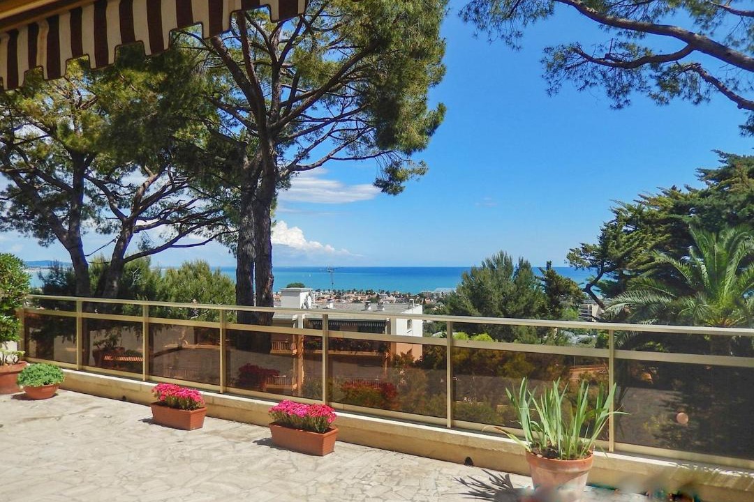 Photo of Patio Balcony in Bastide Giraud