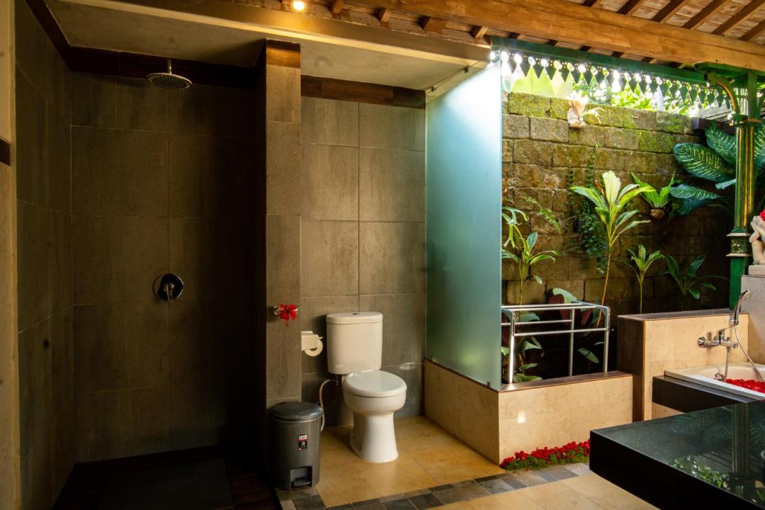 Photo of Bathroom in Kedewatan