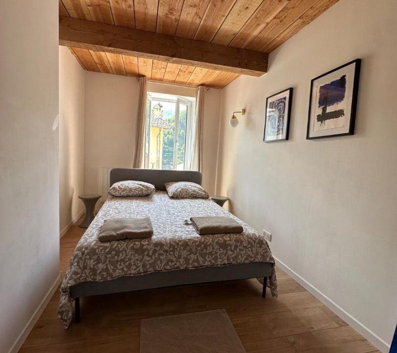 Photo of Bedroom in Roquesteron