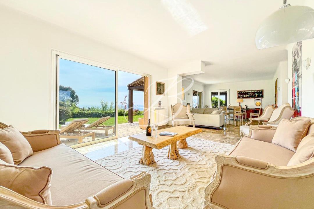 Photo of Livingroom in La Croix des Gardes
