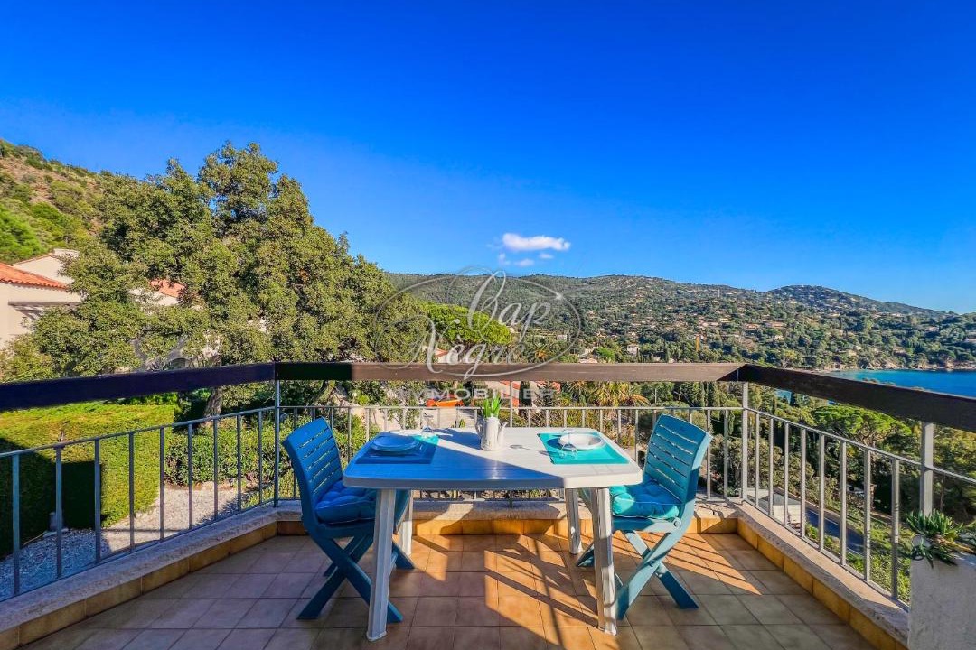 Photo of Patio Balcony in Rayol-Canadel-sur-Mer