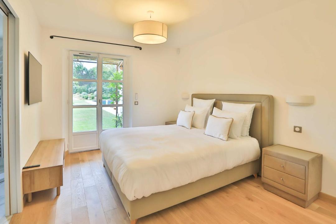 Photo of Bedroom in Saint-Tropez