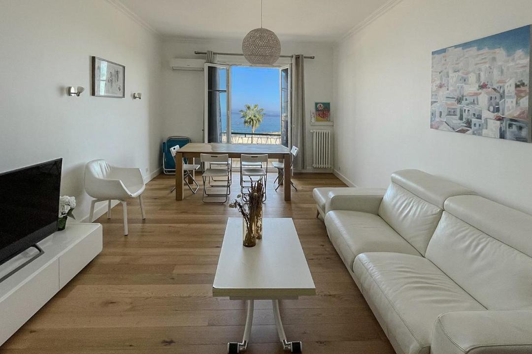 Photo of Livingroom in La Californie
