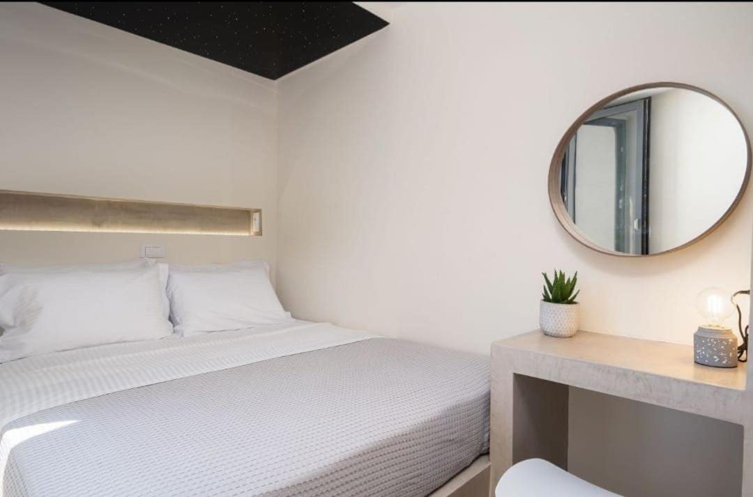 Photo of Bedroom in Emporio