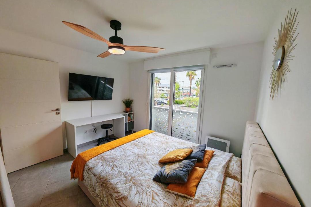 Photo of Bedroom in Villeneuve Loubet Beach