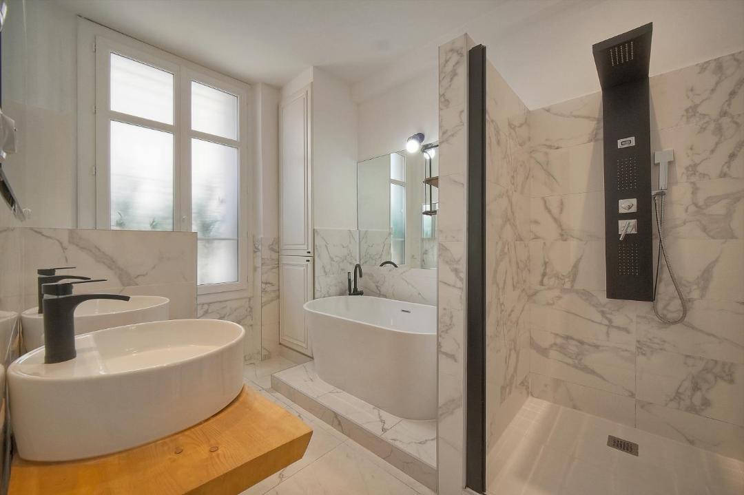 Photo of Bathroom in Prado - Republique