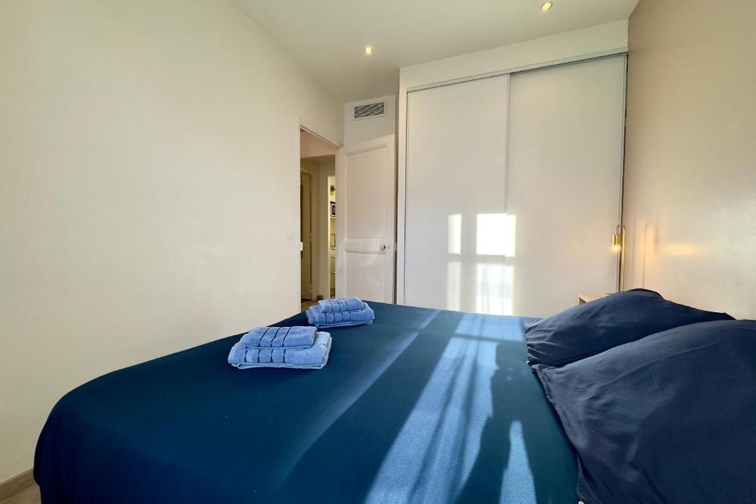 Photo of Bedroom in Cannes Old Town