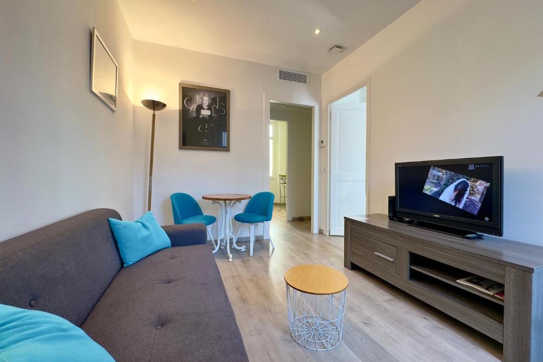 Photo of Livingroom in Cannes Old Town