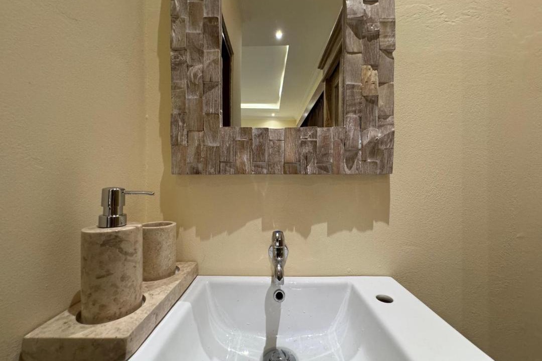 Photo of Bathroom in Keliki
