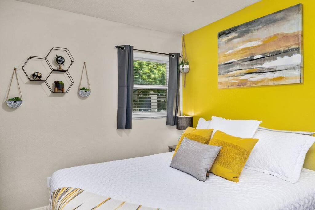 Photo of Bedroom in Forest City