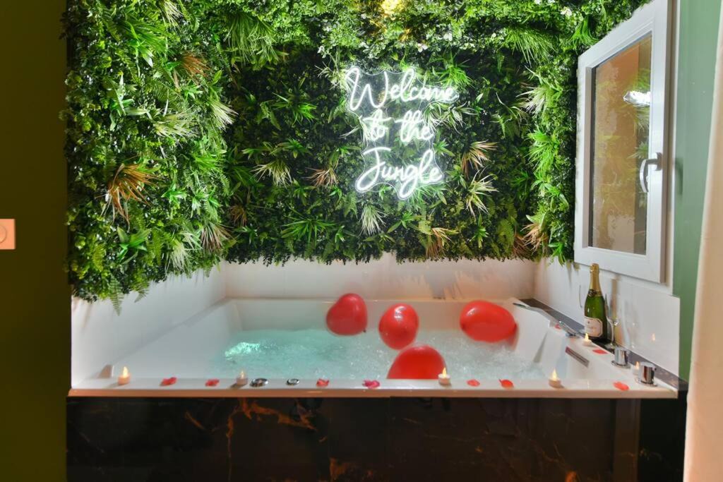 Photo of Bathroom in Prado - Republique