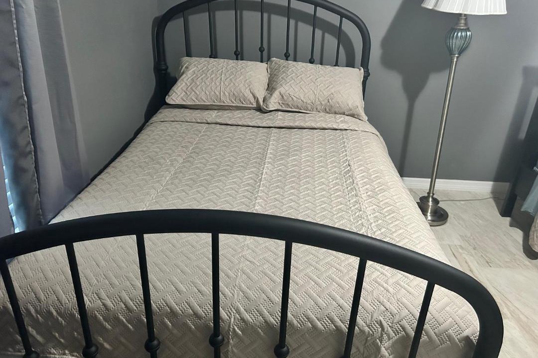 Photo of Bedroom in Pine Castle
