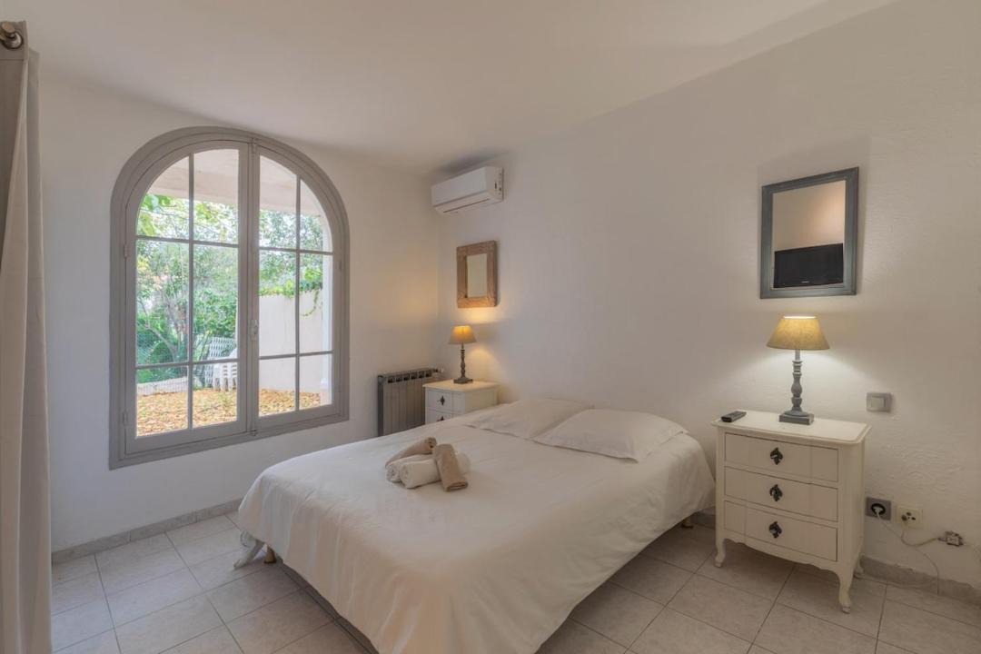 Photo of Bedroom in Saint-Laurent-du-Var