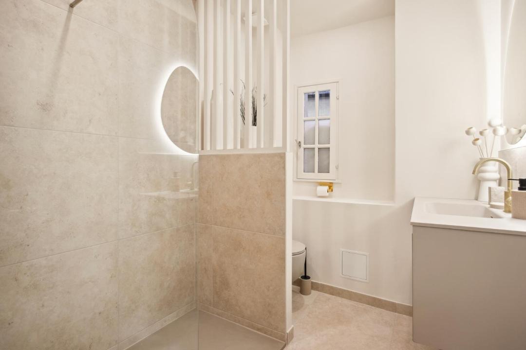 Photo of Bathroom in Quartier du Port