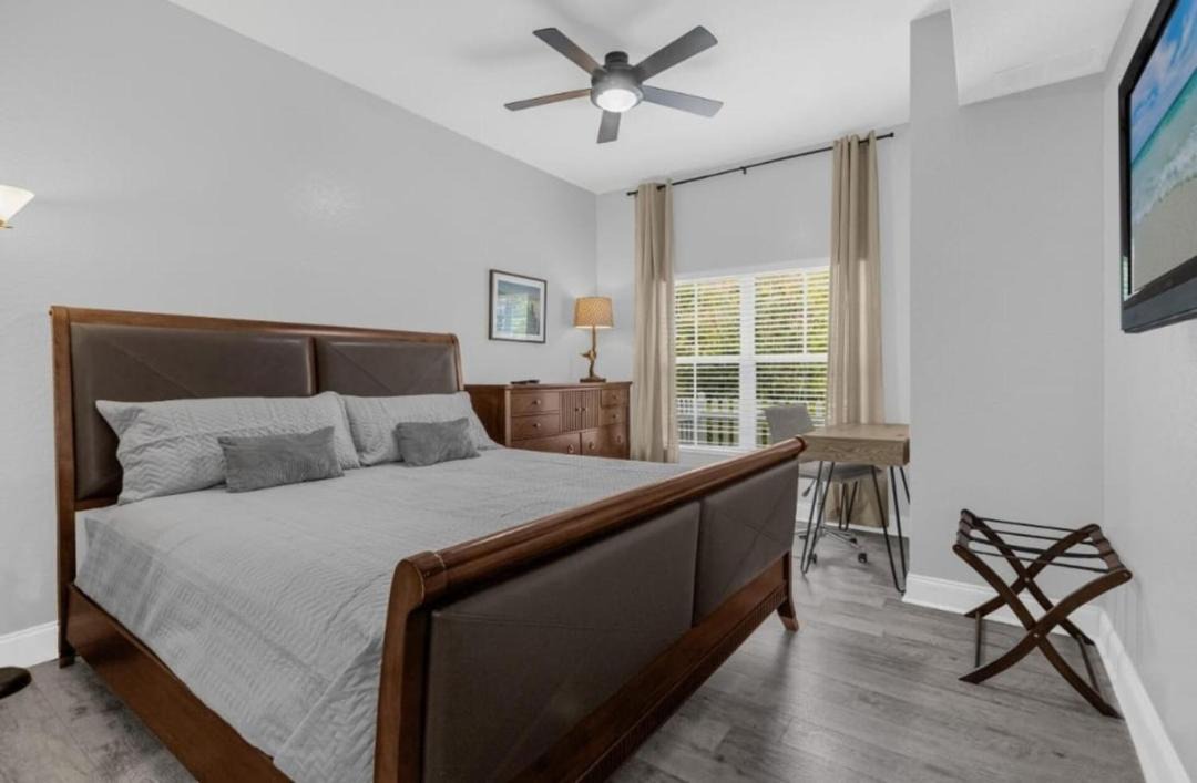 Photo of Bedroom in Venetian Bay Villages