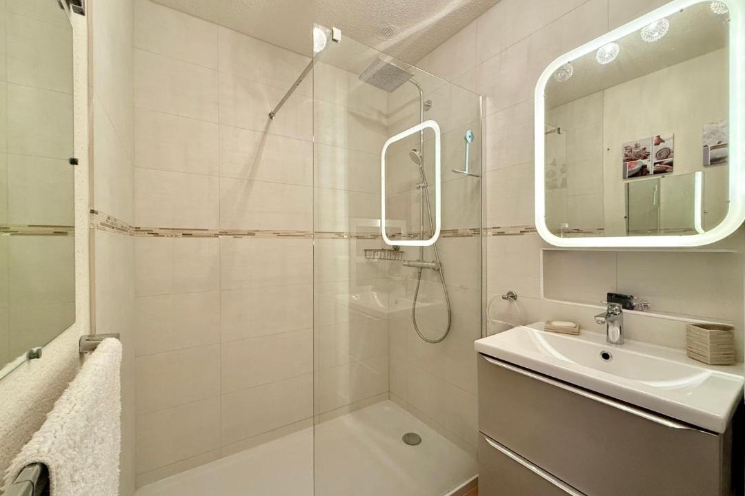 Photo of Bathroom in Espero-Pax