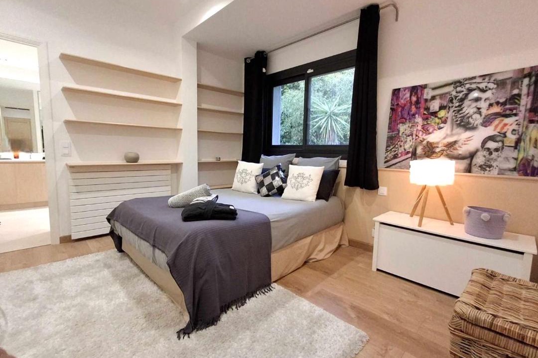 Photo of Bedroom in California - Pezou