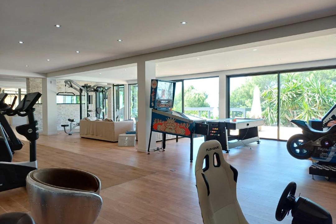 Photo of Livingroom in California - Pezou