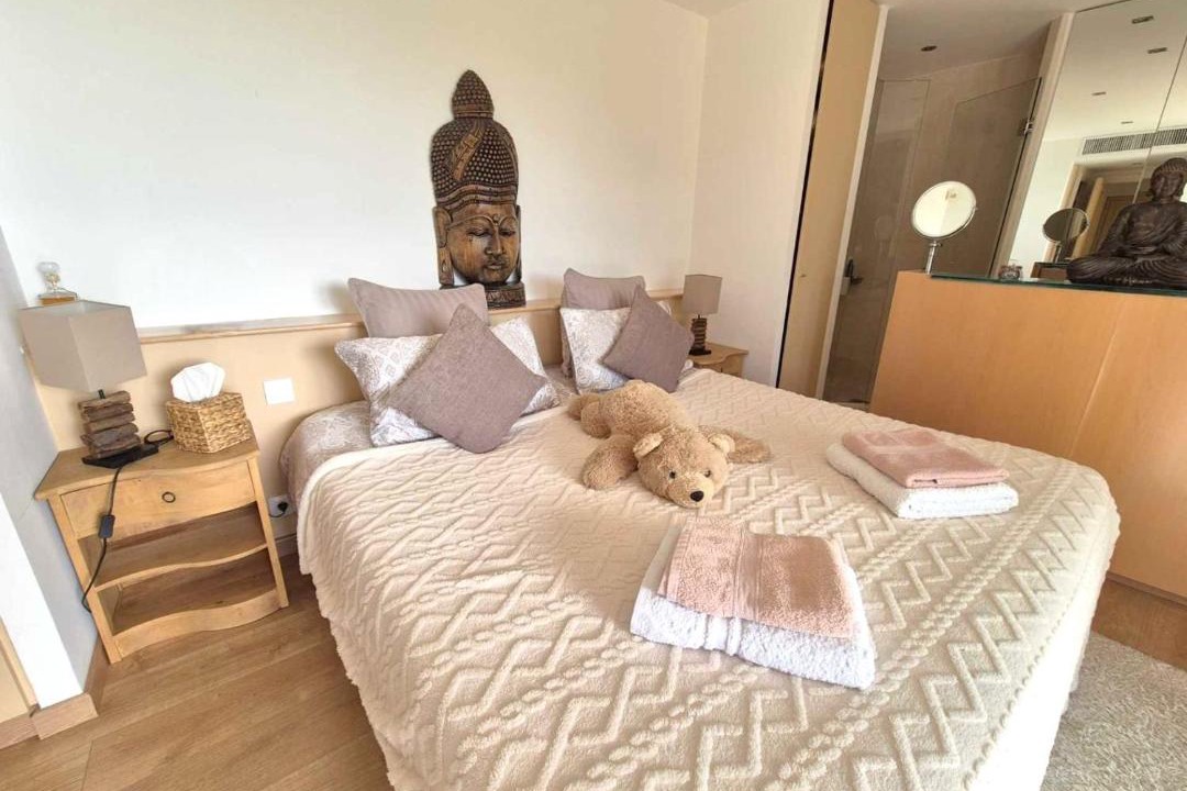 Photo of Bedroom in California - Pezou
