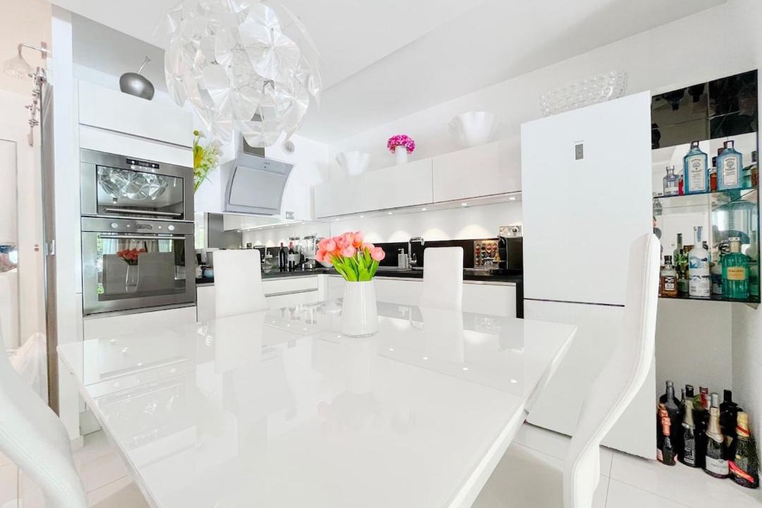 Photo of Kitchen in California - Pezou