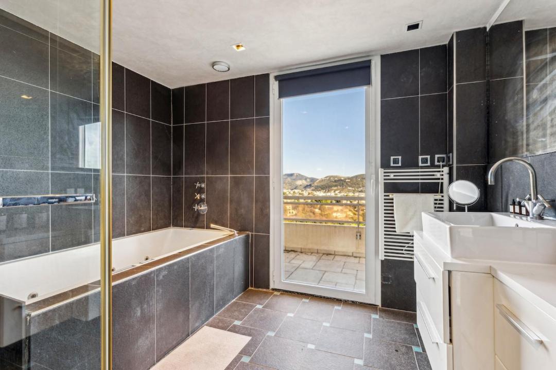 Photo of Bathroom in Saint Pierre de Feric