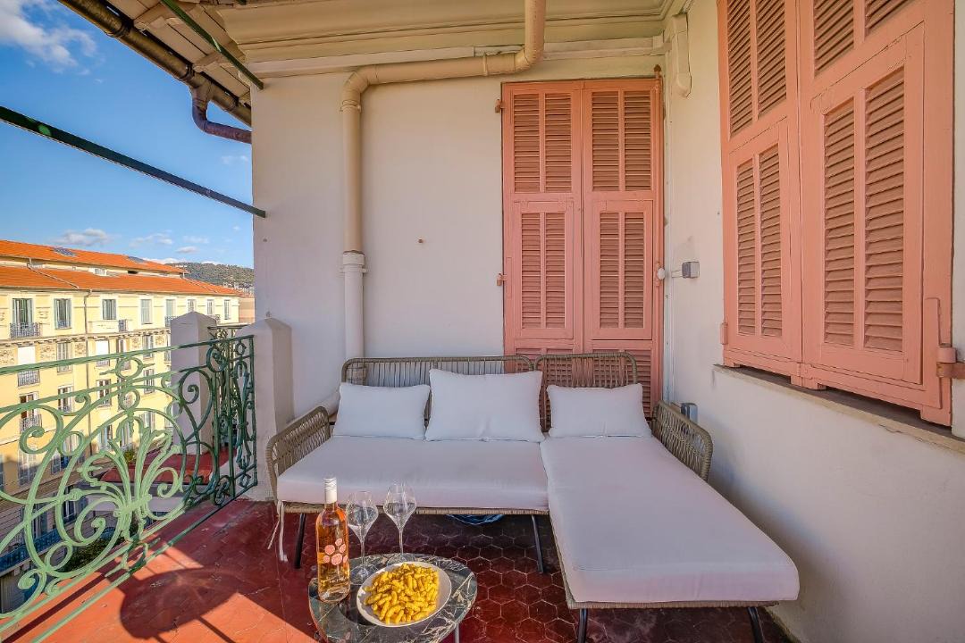 Photo of Patio Balcony in Musicians Quarter