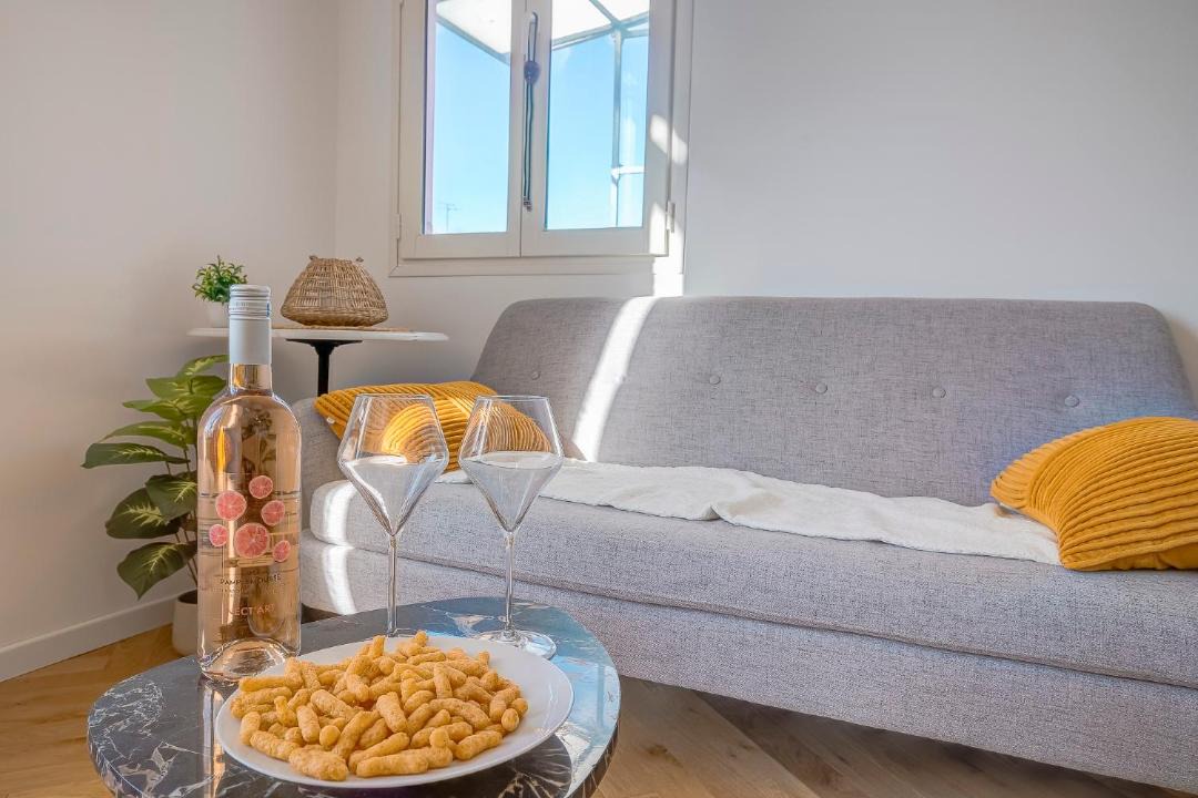 Photo of Livingroom in Musicians Quarter