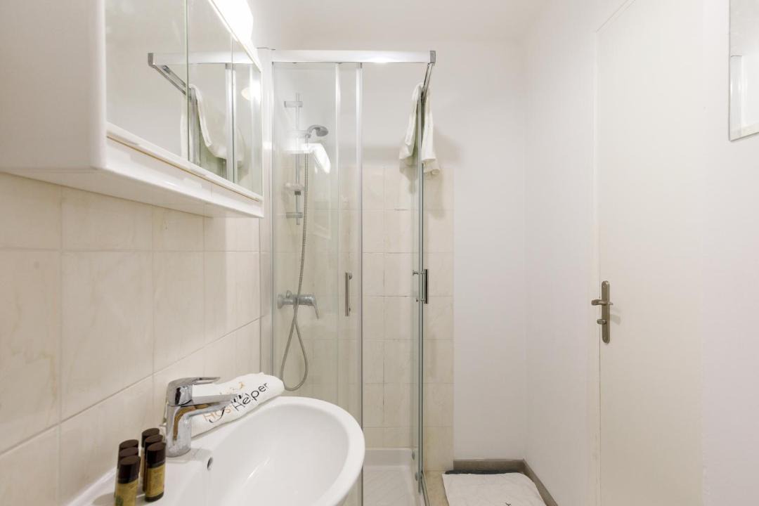 Photo of Bathroom in Prado - Republique