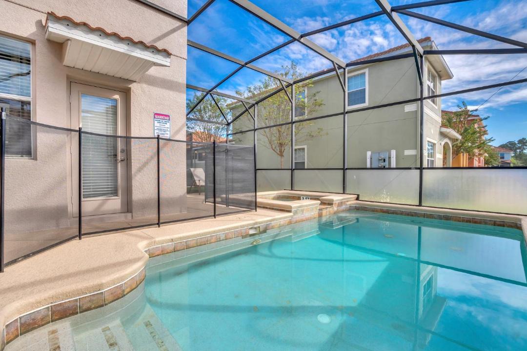 Photo of Patio Balcony in Bay Lake