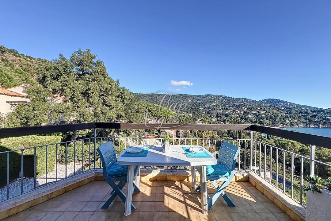 Photo of Patio Balcony in Rayol-Canadel-sur-Mer