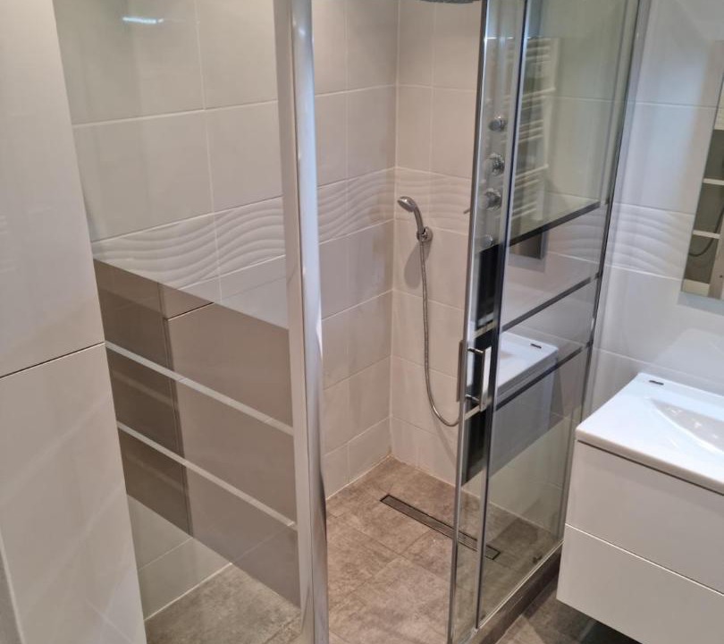 Photo of Bathroom in Liberation