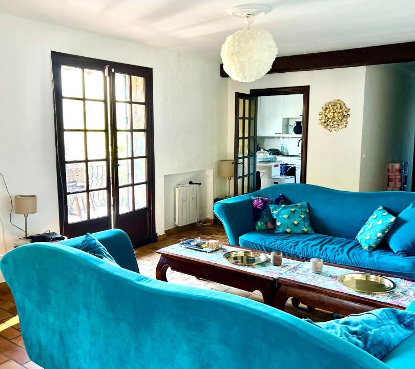 Photo of Livingroom in Drap