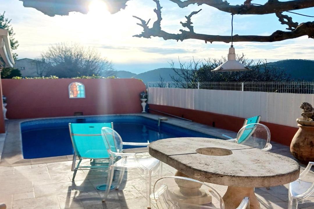 Photo of Patio Balcony in Bagnols-en-Foret