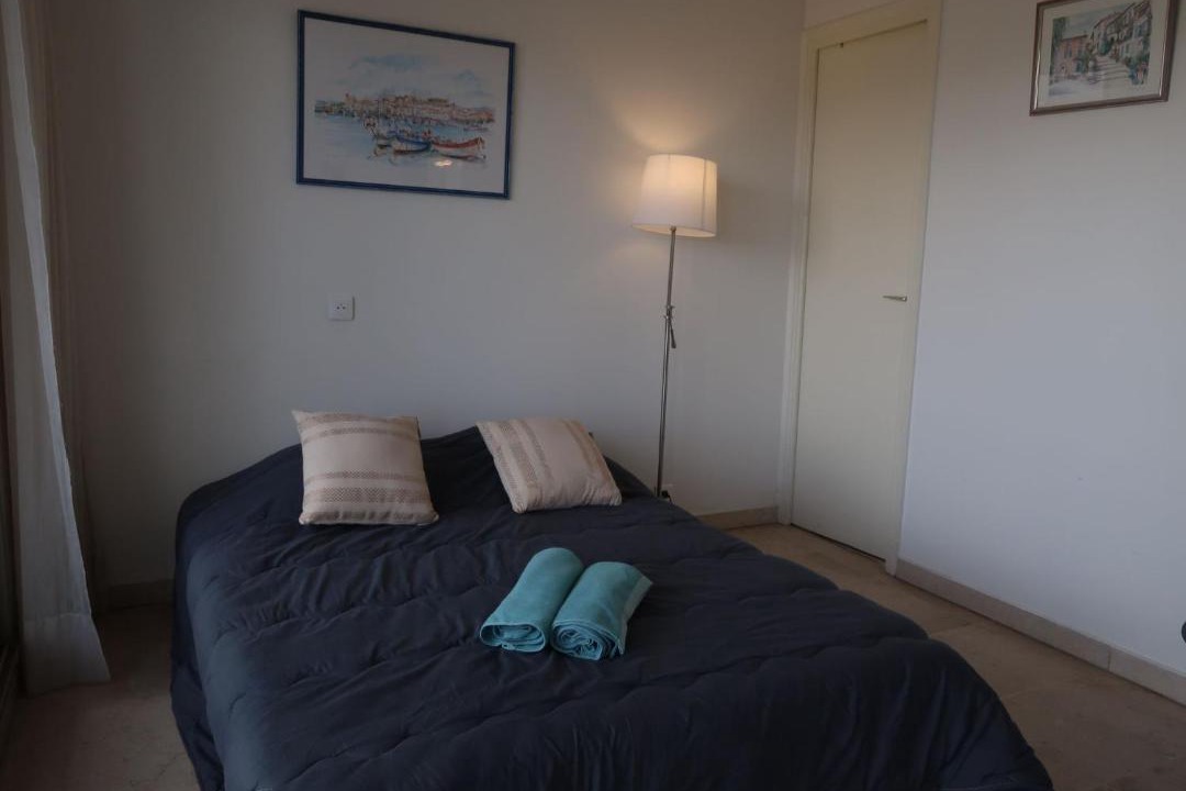 Photo of Bedroom in California - Pezou