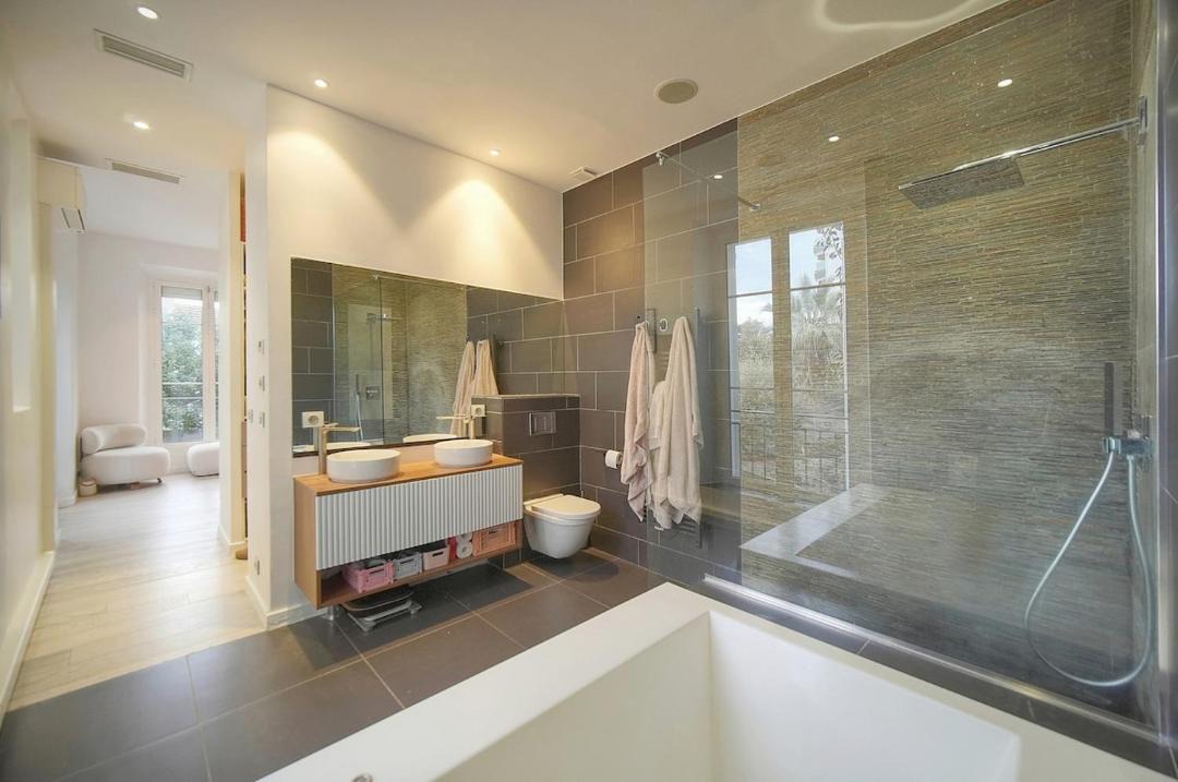 Photo of Bathroom in Riou - Petit Juas - Av de Grasse