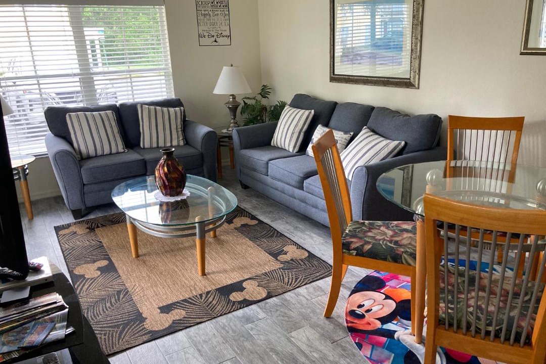 Photo of Livingroom in Venetian Bay Villages