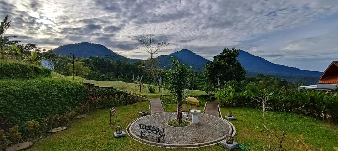 Photo of Others in Munduk