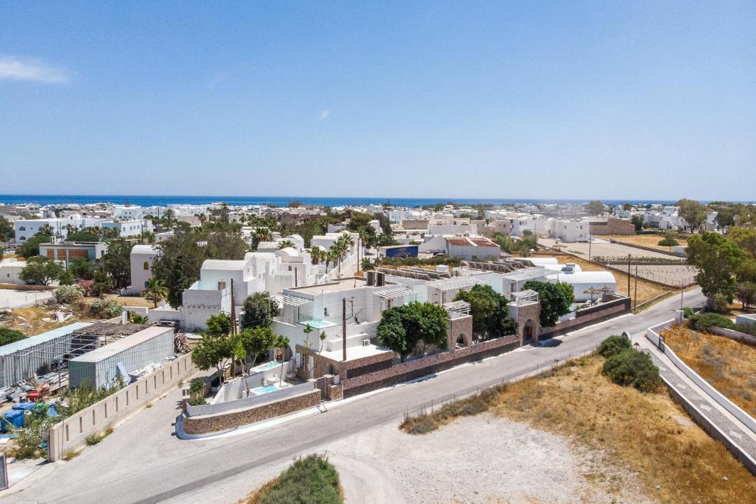 Photo of Others in Perissa